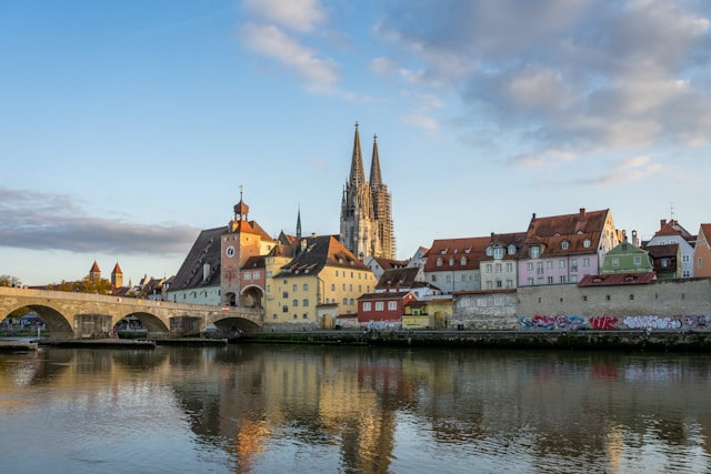Gutscheinbuch Regensburg 2027 – über 145 Partner aus Gastronomie, Wellness, Freizeit & Kultur